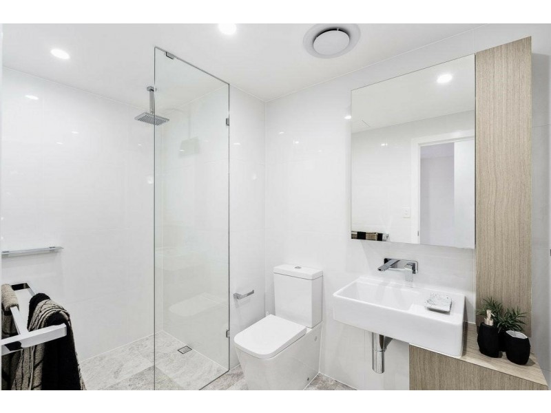 101/95 Old Burleigh Road, Broadbeach QLD 4218