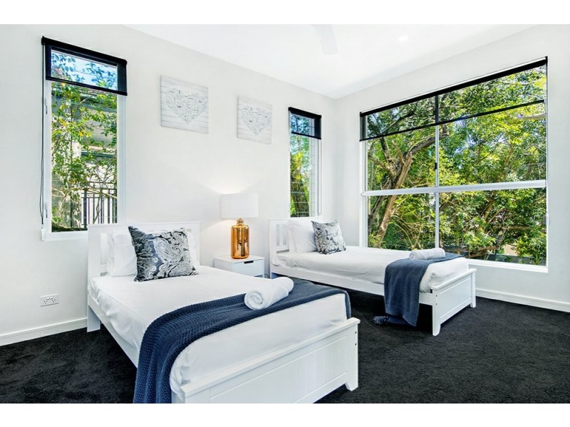 51 Amalfi Drive, Isle Of Capri QLD 4217