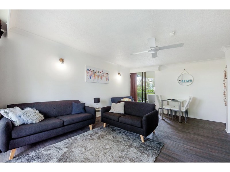 201/8 Albert Avenue, Broadbeach QLD 4218
