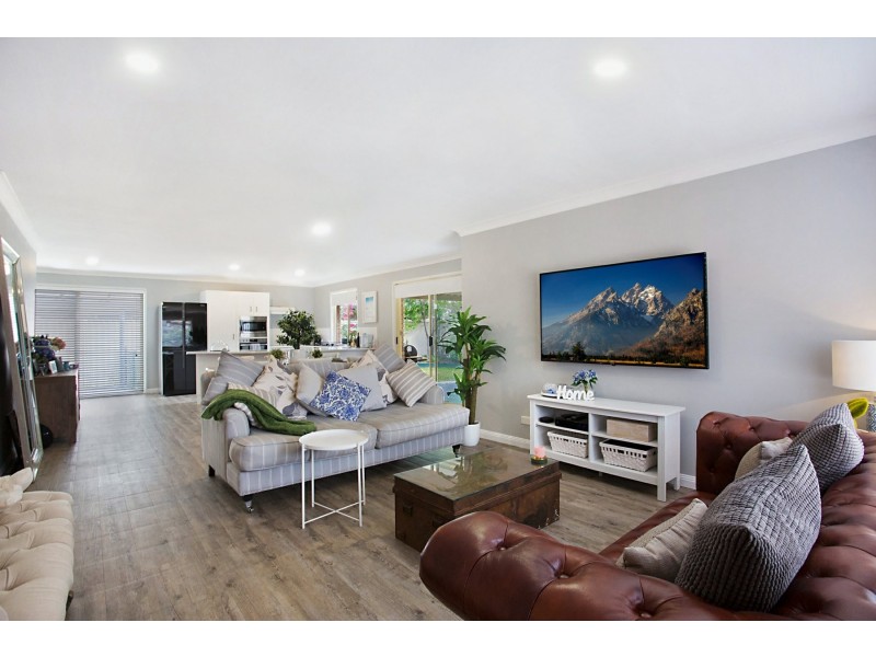 22 Misty Court, Varsity Lakes QLD 4227