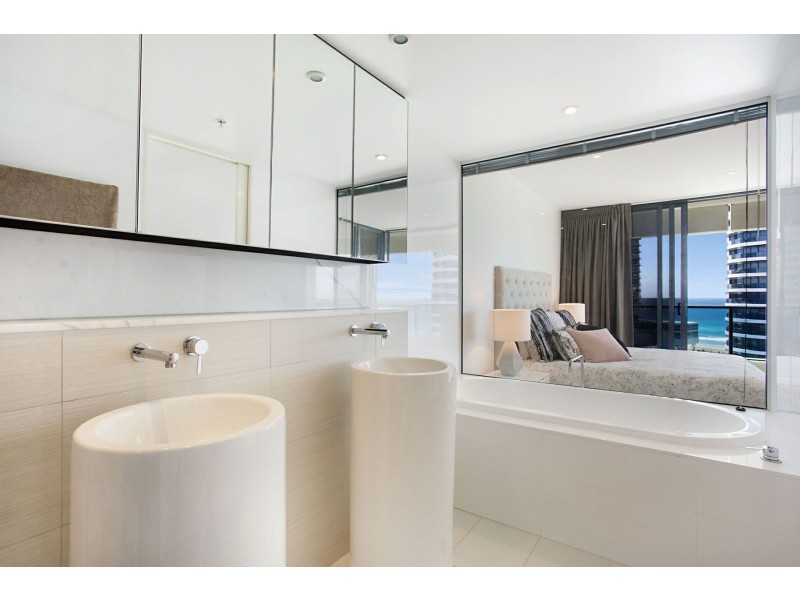 21306/21 Elizabeth Avenue, Broadbeach QLD 4218