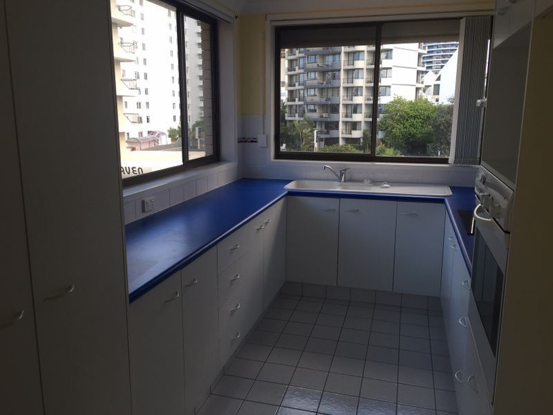 12/8 Queensland Avenue, Broadbeach QLD 4218
