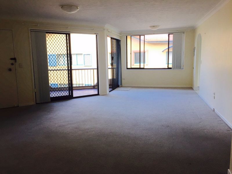 12/8 Queensland Avenue, Broadbeach QLD 4218