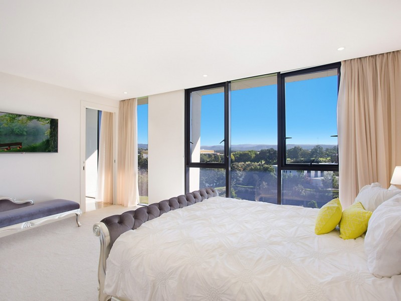 505W/1 Marina Drive, Benowa QLD 4217