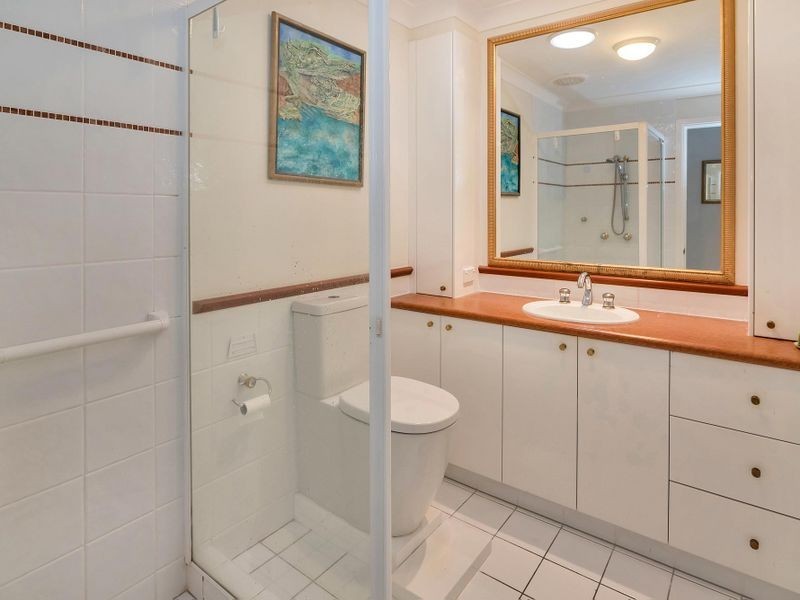 6/100 Cotlew St East, Southport QLD 4215