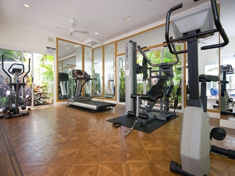 6/100 Cotlew St East, Southport QLD 4215