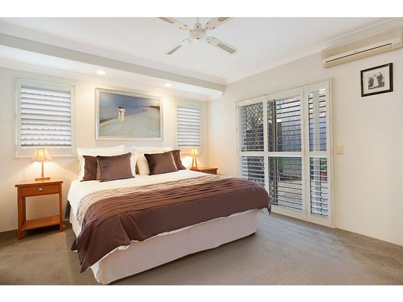 23 Evans Drive, Benowa QLD 4217