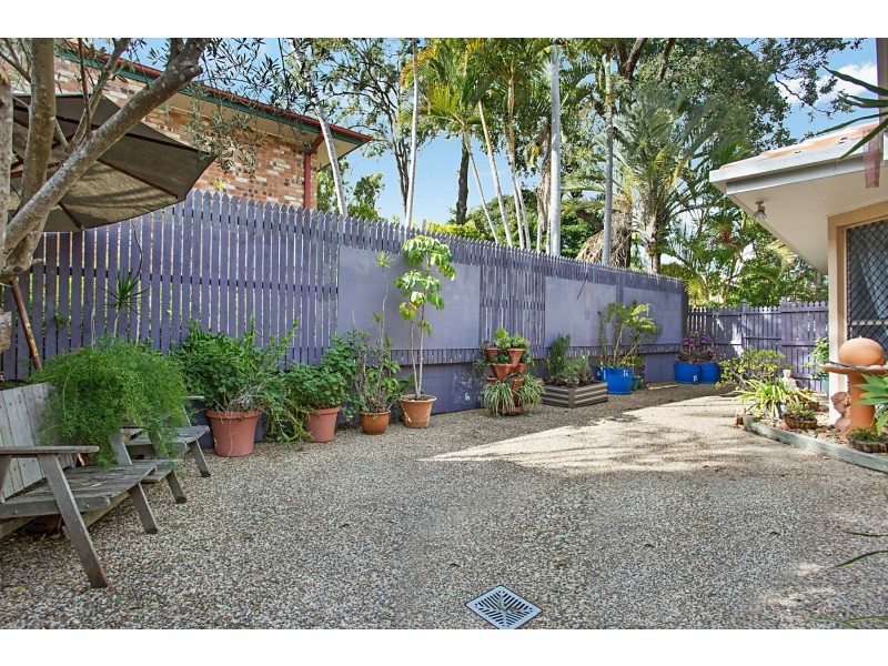 23 Evans Drive, Benowa QLD 4217