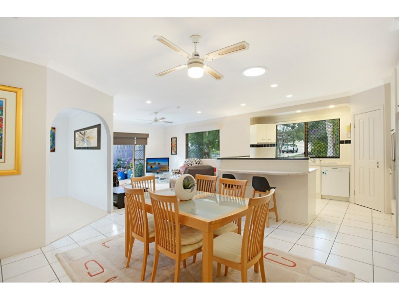 23 Evans Drive, Benowa QLD 4217