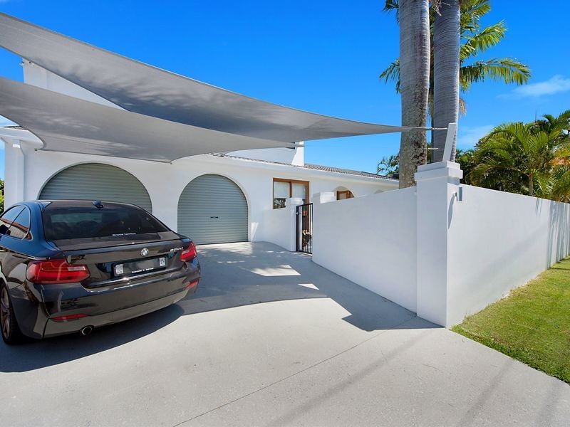 7 Pacific Boulevard, Broadbeach Waters QLD 4218