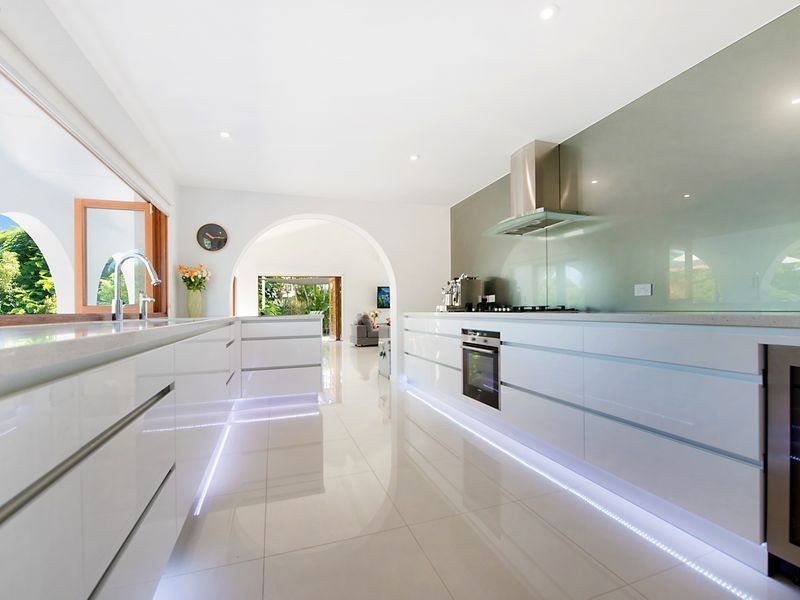 7 Pacific Boulevard, Broadbeach Waters QLD 4218