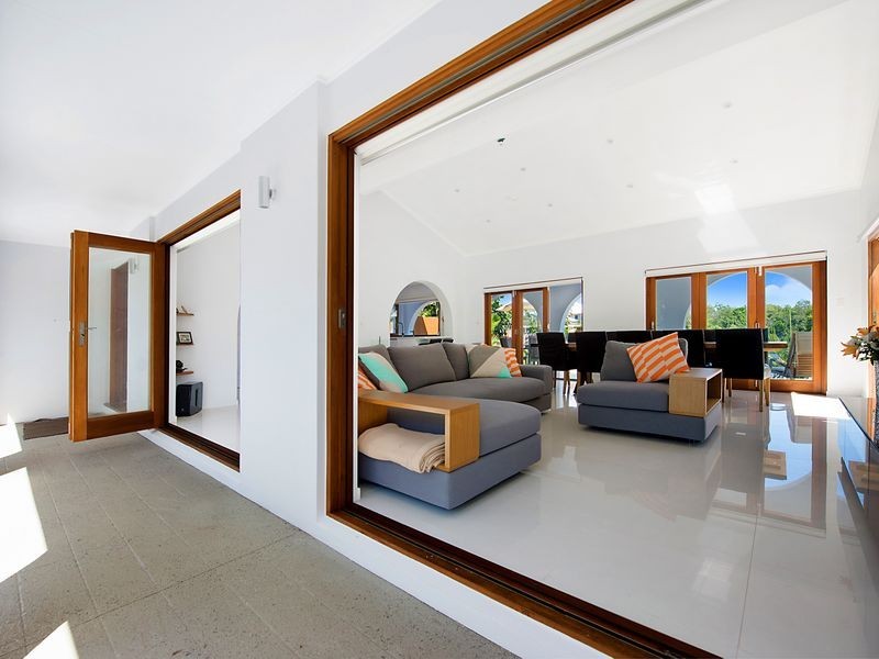 7 Pacific Boulevard, Broadbeach Waters QLD 4218