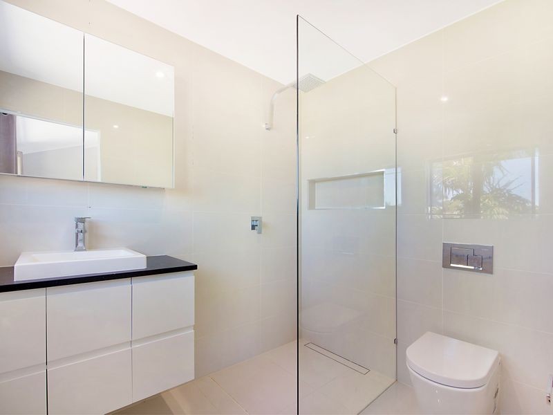 7 Pacific Boulevard, Broadbeach Waters QLD 4218