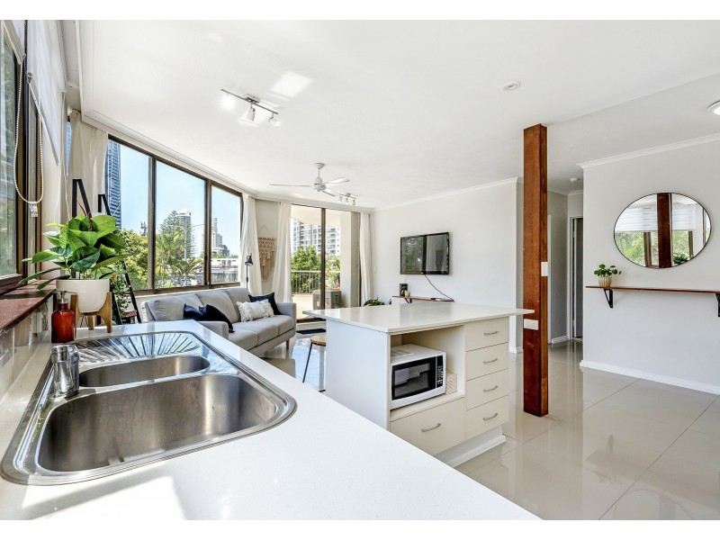 4/2916 Gold Coast Highway, Surfers Paradise QLD 4217