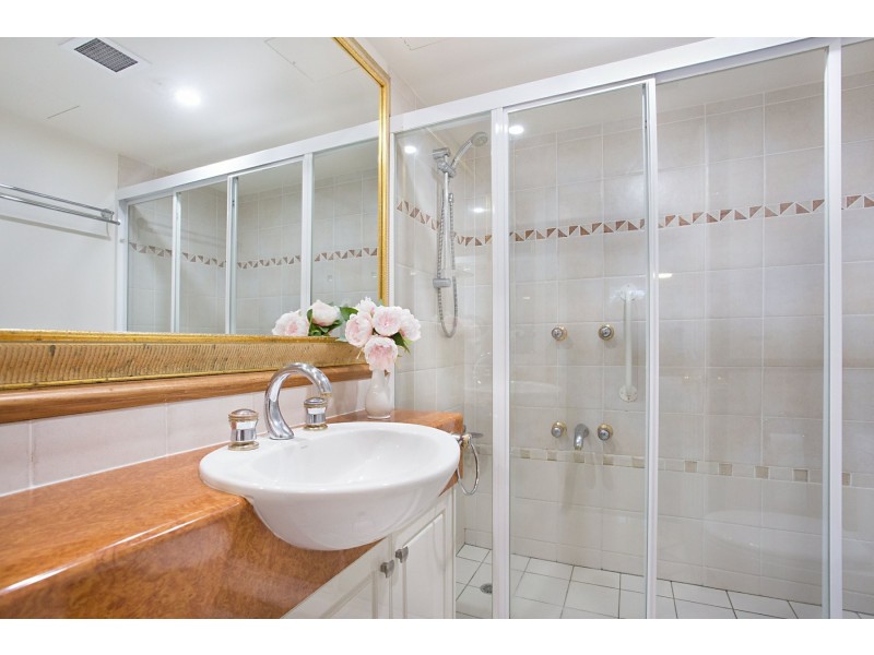 2205/24-26 Queensland Avenue, Broadbeach QLD 4218