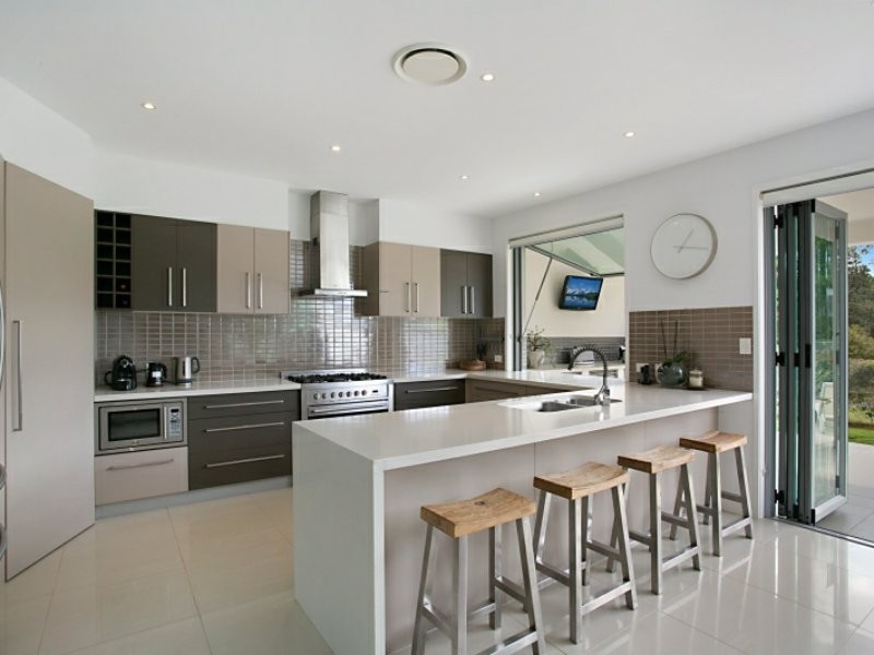 44 Lakelands Drive, Merrimac QLD 4226