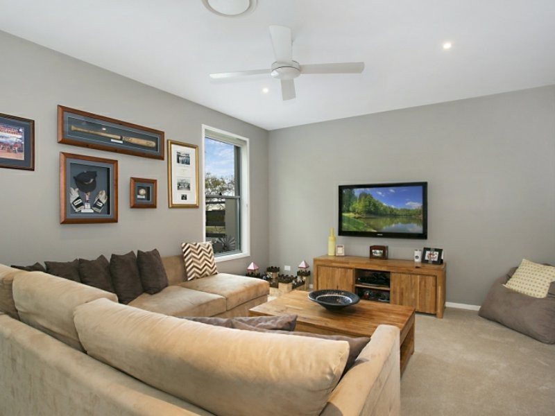 44 Lakelands Drive, Merrimac QLD 4226