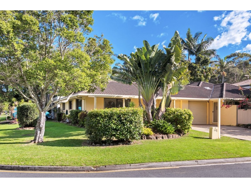 2/12 Wildwood Court, Surfers Paradise QLD 4217