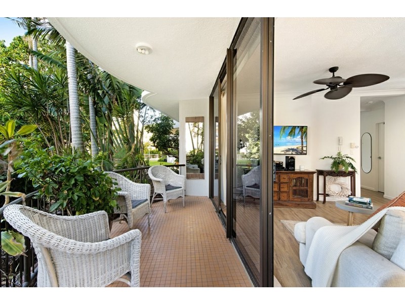 1/219 Surf Parade, Broadbeach QLD 4218