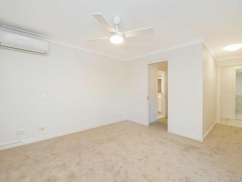 16/122 Old Burleigh Road, Broadbeach QLD 4218