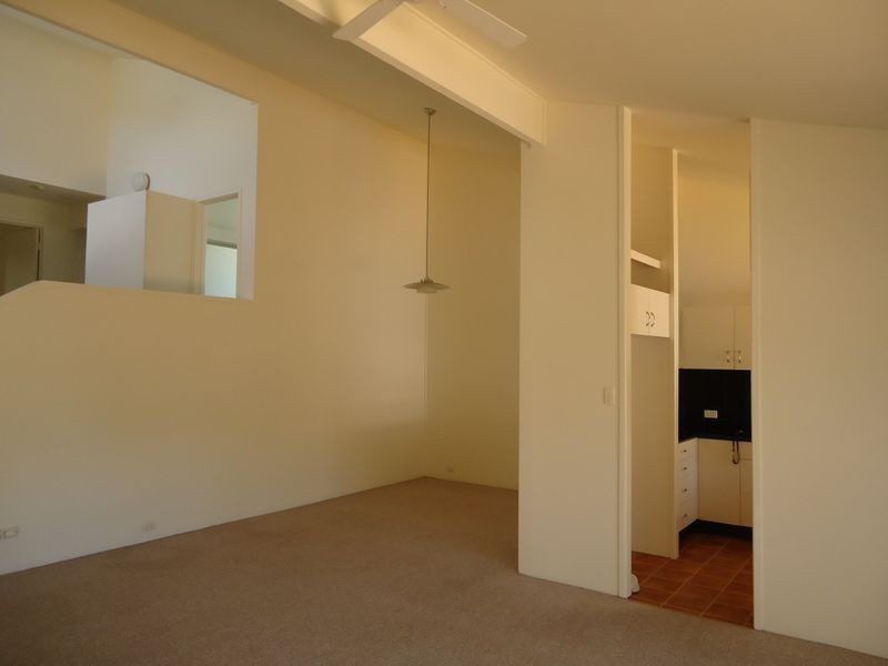 4/9 Freyburg Street, Sorrento QLD 4217