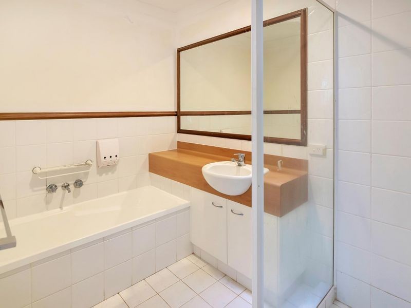 31 Langport Parade, Mudgeeraba QLD 4213