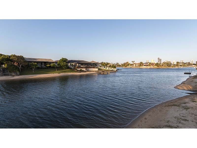 8 Yunga Court, Broadbeach Waters QLD 4218