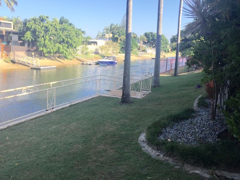 8 Key West, Broadbeach Waters QLD 4218