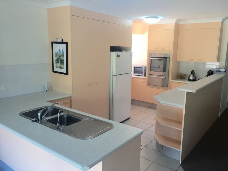 8 Key West, Broadbeach Waters QLD 4218