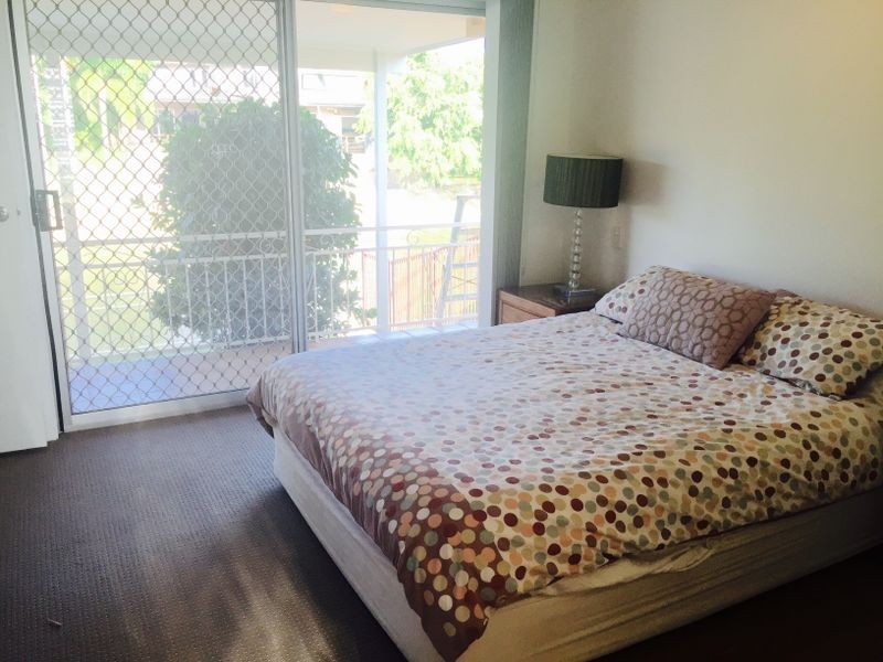 8 Key West, Broadbeach Waters QLD 4218