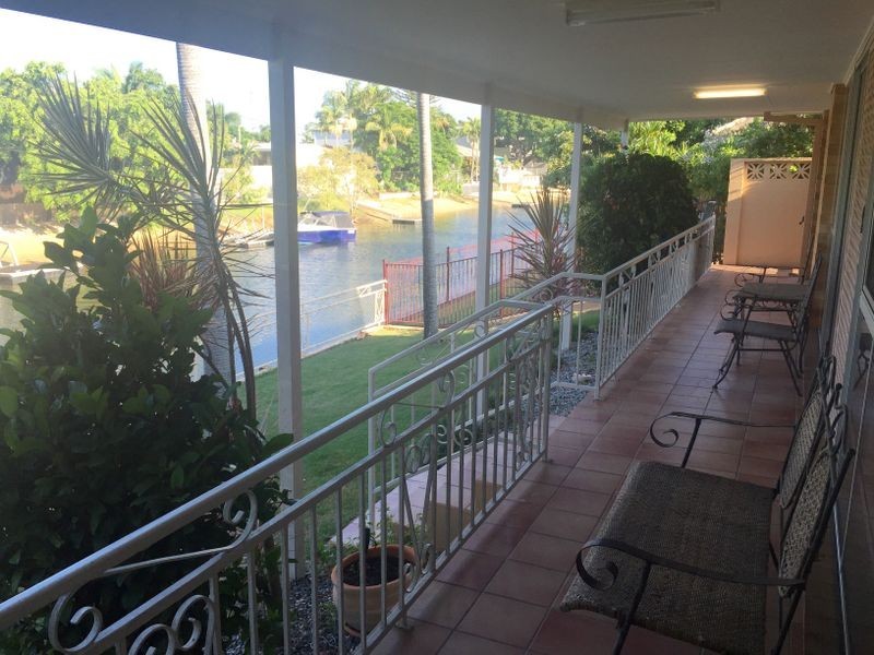 8 Key West, Broadbeach Waters QLD 4218