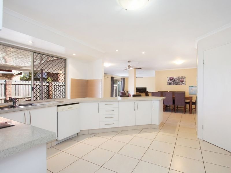 23 Wild Duck Drive, Mermaid Waters QLD 4218