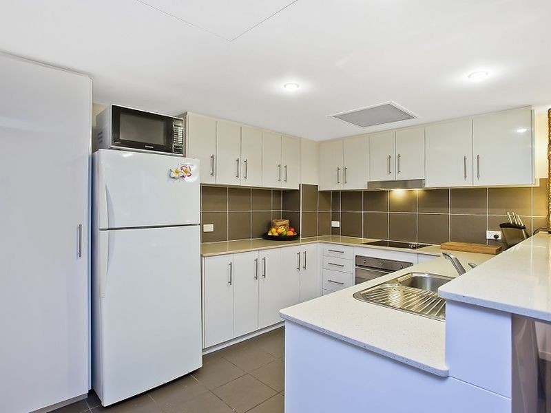 2056/1 Ocean Street, Burleigh Heads QLD 4220