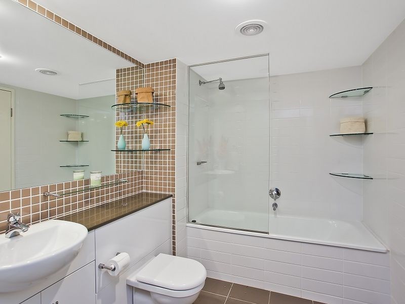 2056/1 Ocean Street, Burleigh Heads QLD 4220