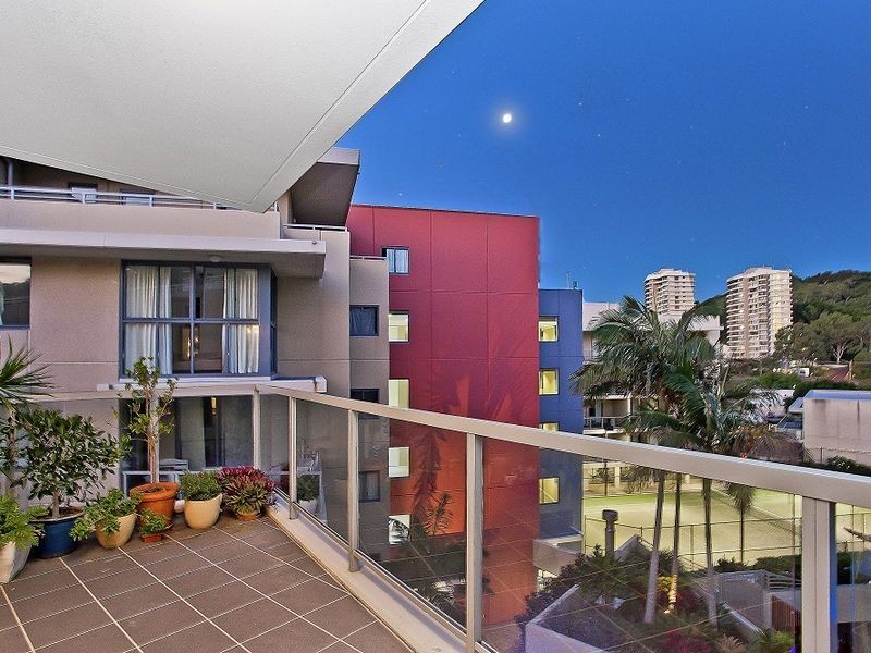 2056/1 Ocean Street, Burleigh Heads QLD 4220