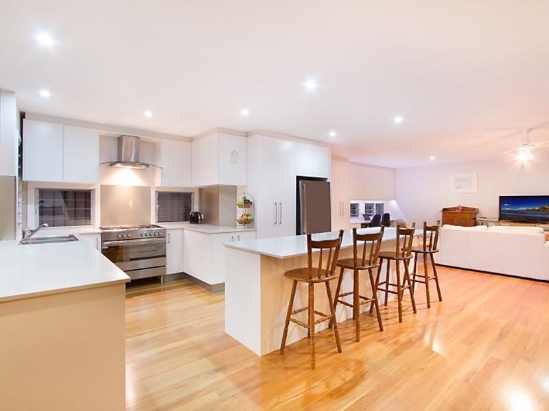 42 Sunshine Parade, Miami QLD 4220