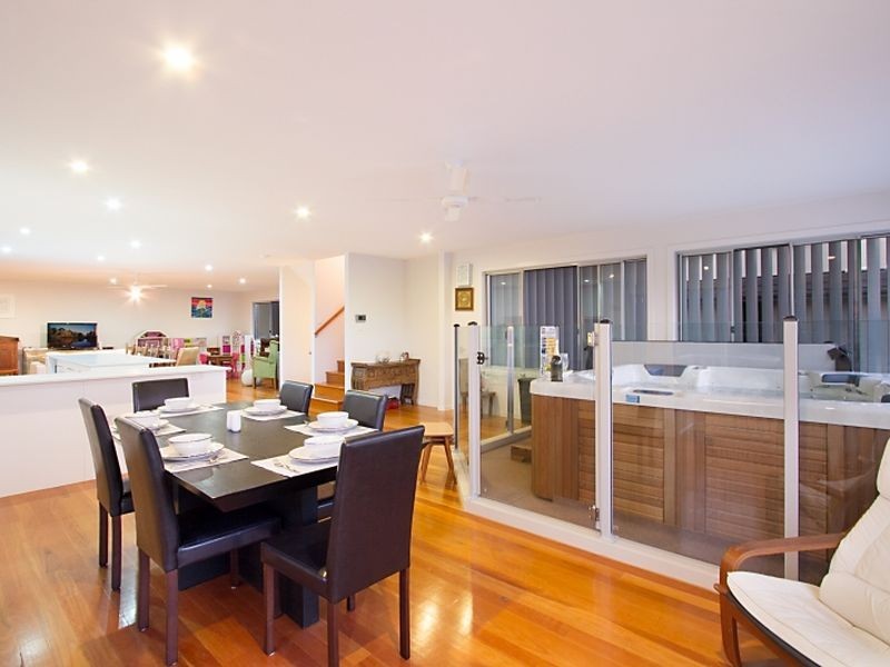 42 Sunshine Parade, Miami QLD 4220