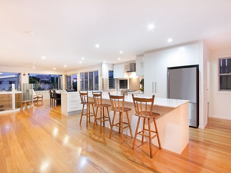 42 Sunshine Parade, Miami QLD 4220