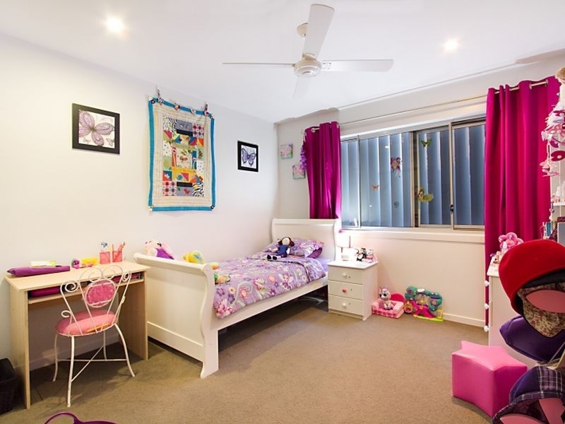 42 Sunshine Parade, Miami QLD 4220