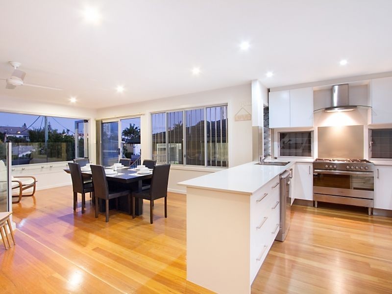 42 Sunshine Parade, Miami QLD 4220