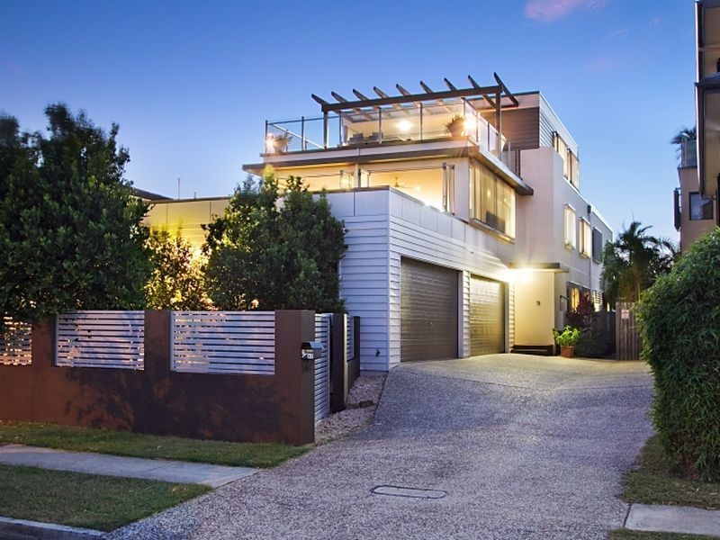 42 Sunshine Parade, Miami QLD 4220