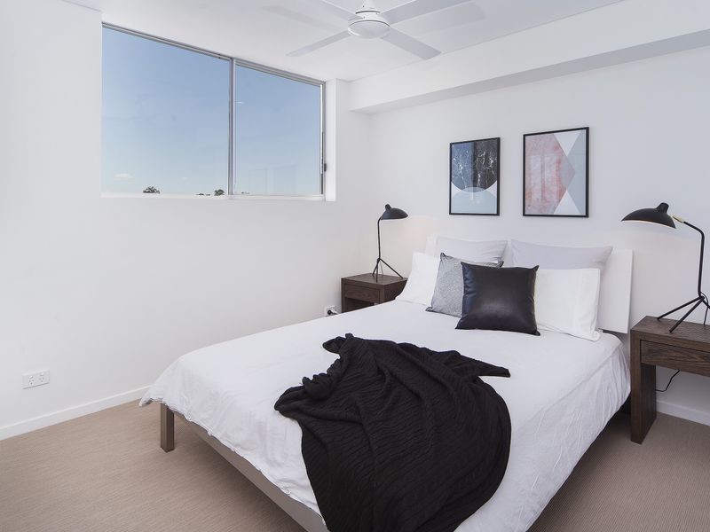 AURA 33 Lakefront Crescent, Varsity Lakes QLD 4227