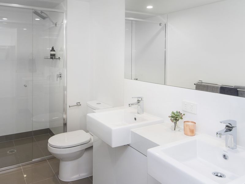 AURA 33 Lakefront Crescent, Varsity Lakes QLD 4227