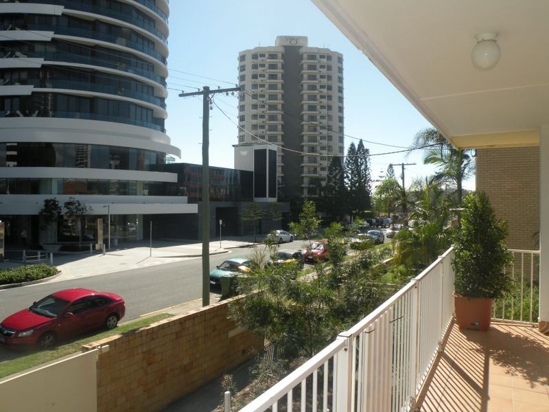 3/12 Elizabeth Avenue, Broadbeach QLD 4218