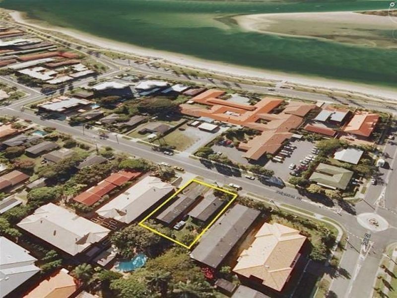 68-70 Brighton  Street, Biggera Waters QLD 4216