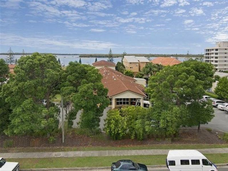 68-70 Brighton  Street, Biggera Waters QLD 4216