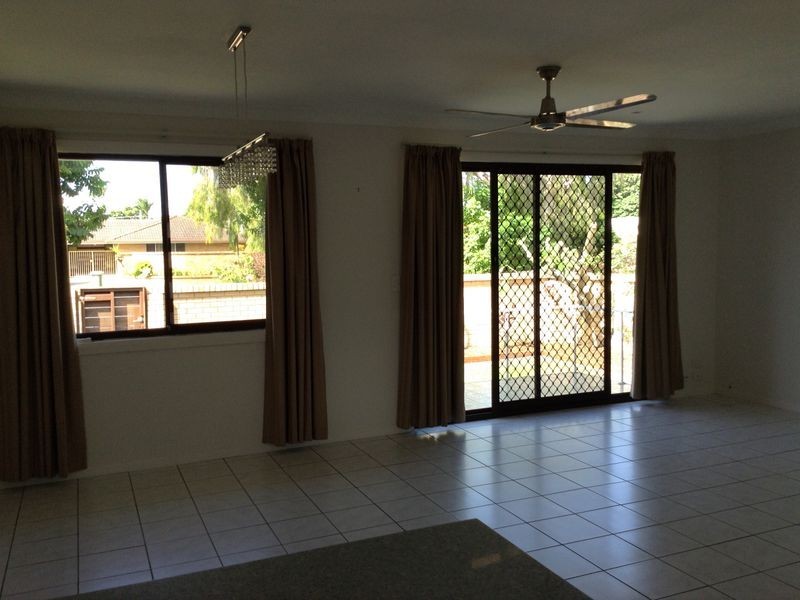 1/121 Sunshine Boulevard, Mermaid Waters QLD 4218