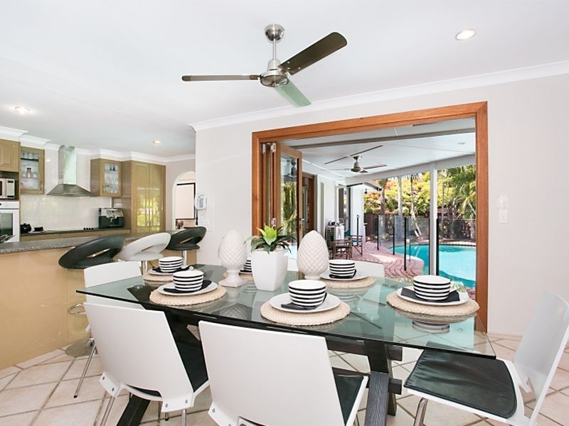 8 Campbell Street, Sorrento QLD 4217