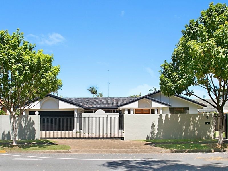 8 Campbell Street, Sorrento QLD 4217