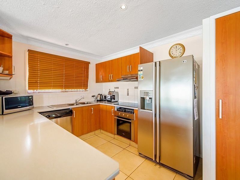 18 Coobowie Street, Broadbeach Waters QLD 4218